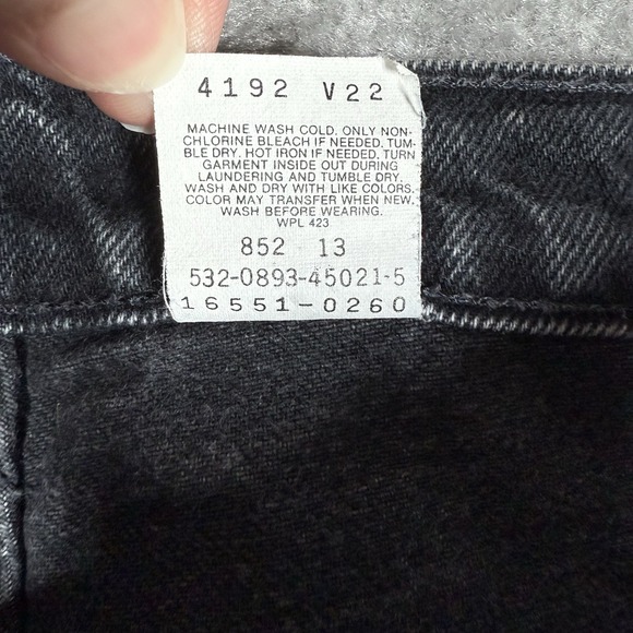 Levi's Black Jeans Women's 16 (34x30) Tapered Leg Mom Vintage 90s USA 16551-0260 - Picture 4 of 9